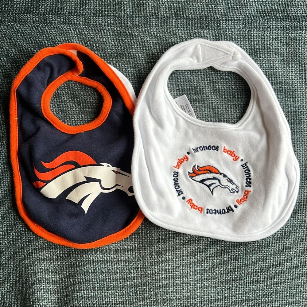 2️⃣ Super Bowl Champions Denver Broncos Bibs 2️⃣